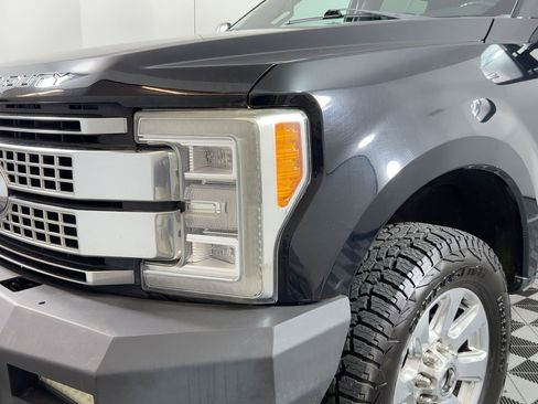 Used 2017 Ford F250 Platinum w/ Platinum Ultimate Package image 9