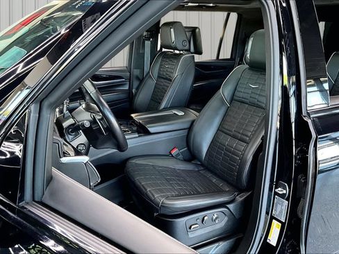Used 2023 Cadillac Escalade ESV V AWD/4WD image 21