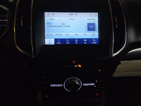 Used 2020 Ford Edge Titanium AWD/4WD image 25