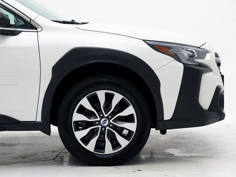 Used 2023 Subaru Outback Limited XT AWD/4WD image 4