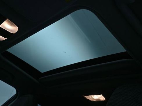 Used 2024 Subaru Crosstrek 2.0i Premium image 7