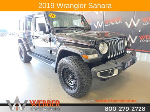 Used 2019 Jeep Wrangler Unlimited Sahara w/ Uconnect 4C Nav & Sound Group AWD/4WD image 1