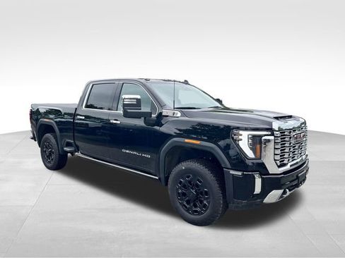 Used 2025 GMC Sierra 2500 Denali w/ Technology Package AWD/4WD image 3