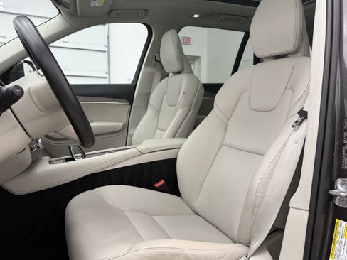 Certified 2023 Volvo XC90 B6 Plus w/ Protection Package Premier AWD/4WD image 13