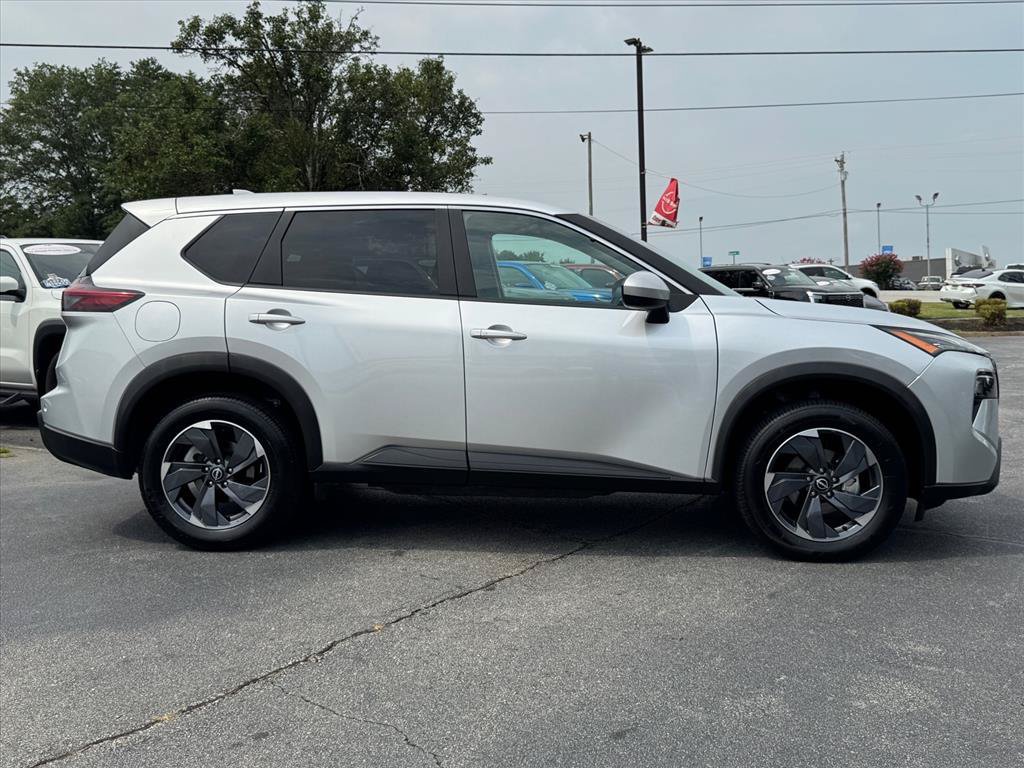 Certified 2025 Nissan Rogue SV FWD image 2