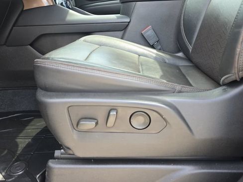 Used 2021 Chevrolet Suburban High Country w/ Premium Package RWD image 31