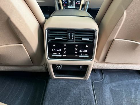 Used 2021 Porsche Cayenne Coupe AWD/4WD image 18