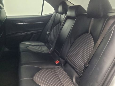 Used 2020 Toyota Camry SE image 18