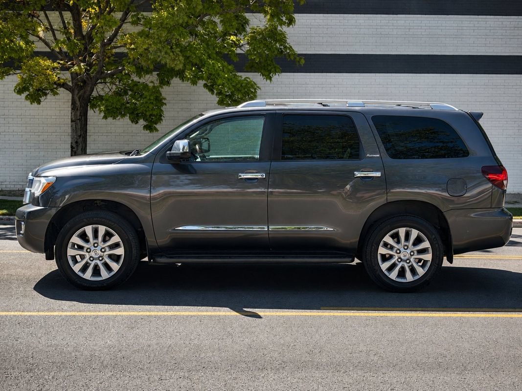 Used 2018 Toyota Sequoia Platinum AWD/4WD image 2