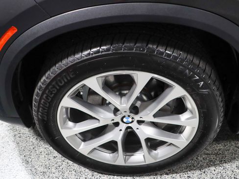 Used 2022 BMW X5 sDrive40i w/ Parking Assistance Package image 11