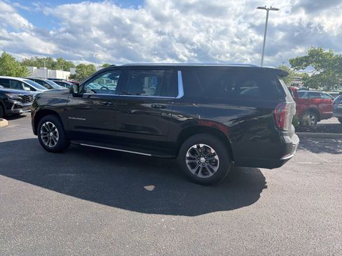Used 2026 Chevrolet Suburban LS AWD/4WD image 15