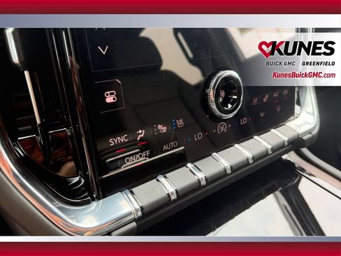 New 2026 GMC Yukon Denali w/ Denali Reserve Package AWD/4WD image 26