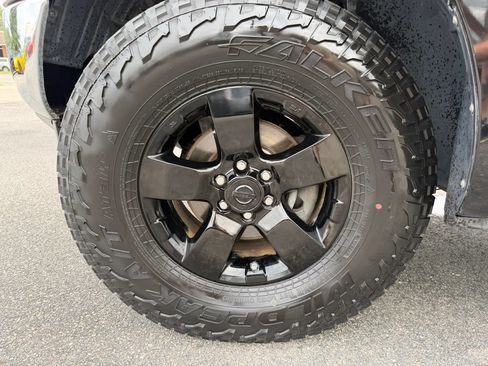 Used 2009 Nissan Frontier SE w/ SE Value Truck Pkg RWD image 29
