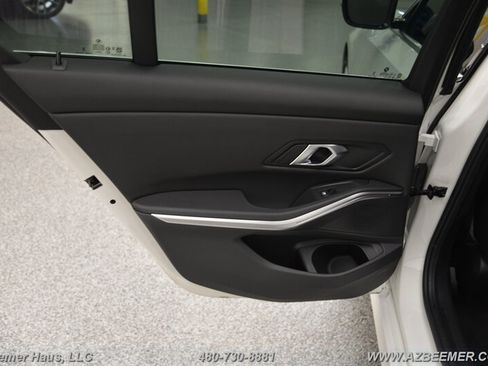 Used 2024 BMW 330i Sedan w/ Convenience Package RWD image 40