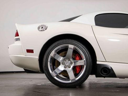 Used 2006 Dodge Viper SRT-10 w/ VOI9 Edition image 11