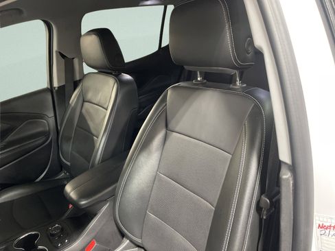 Used 2024 GMC Terrain SLT image 14