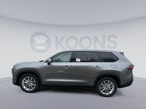 New 2026 Toyota Grand Highlander Platinum image 2