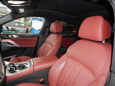 Used 2023 BMW X6 xDrive40i w/ M Sport Package image 11