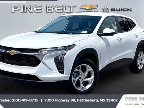 Used 2026 Chevrolet Trax LS w/ LS Convenience Package FWD image 10