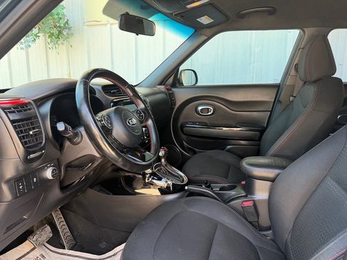Used 2018 Kia Soul + FWD image 7