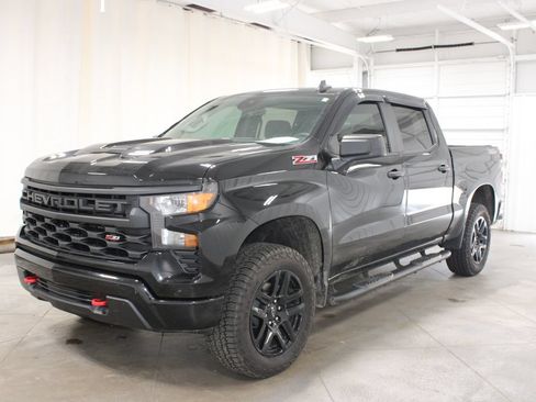 Used 2024 Chevrolet Silverado 1500 Custom Trail Boss AWD/4WD image 4