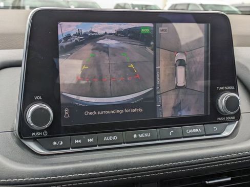 Used 2021 Nissan Rogue SV image 23