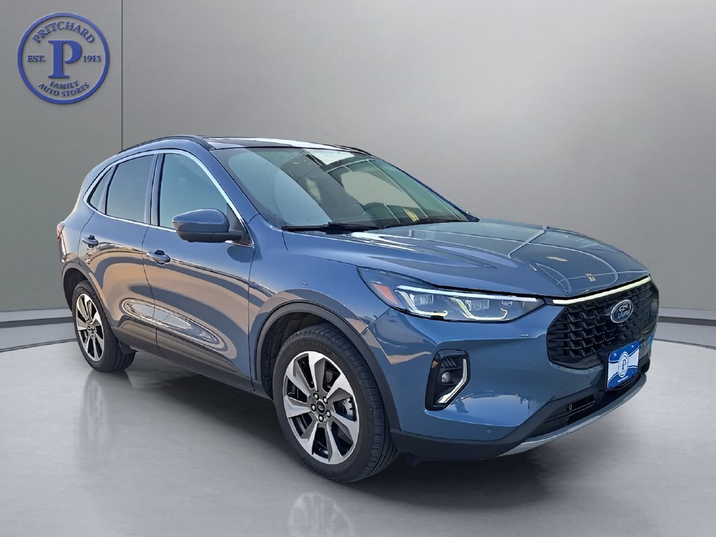 Certified 2023 Ford Escape Platinum AWD/4WD image 1