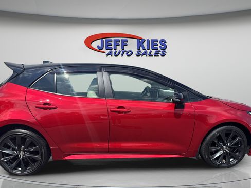 Used 2024 Toyota Corolla XSE FWD image 4