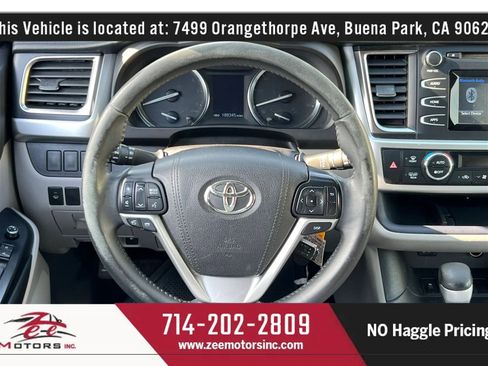 Used 2015 Toyota Highlander Plus FWD image 19