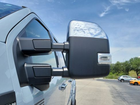 Used 2024 Ford F250 Platinum AWD/4WD image 4