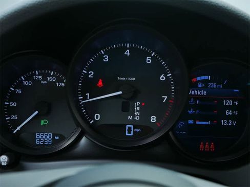 Used 2025 Porsche Macan image 25