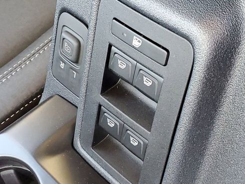 New 2025 Ford Bronco Badlands image 24