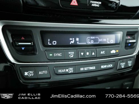 Used 2018 Honda Pilot Touring image 16