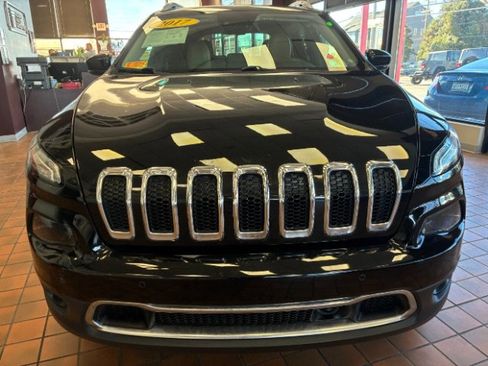 Used 2017 Jeep Cherokee Limited w/ Technology Group image 5