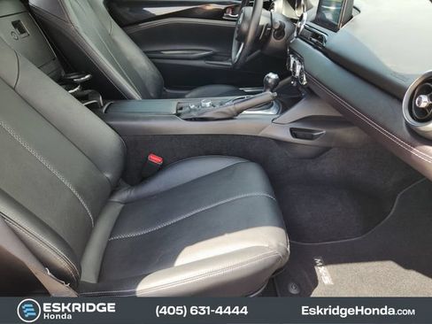 Used 2021 MAZDA MX-5 Miata RF Grand Touring RWD image 15