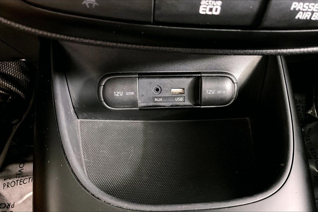 Used 2016 Kia Soul + FWD image 31