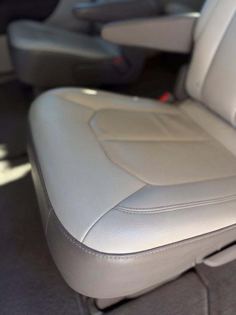 Used 2017 Chrysler Pacifica Touring-L FWD image 39