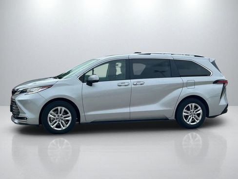 Used 2024 Toyota Sienna Limited AWD/4WD image 8
