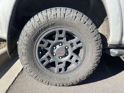 Used 2019 Toyota 4Runner TRD Off-Road Premium image 5