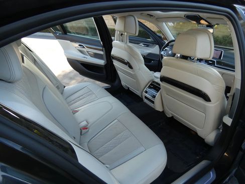 Used 2016 BMW 750i xDrive image 20