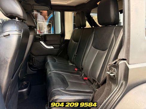 Used 2017 Jeep Wrangler Unlimited Sahara w/ Dual Top Group AWD/4WD image 25