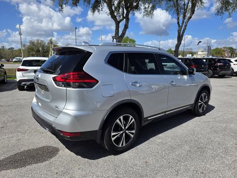 Used 2017 Nissan Rogue SL FWD image 3