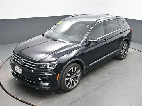 Used 2020 Volkswagen Tiguan SEL Premium R-Line w/ 3rd Row Seat Package AWD/4WD image 24