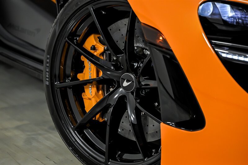 Used 2022 McLaren 720S Spider RWD image 4