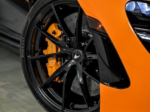 Used 2022 McLaren 720S Performance RWD image 4