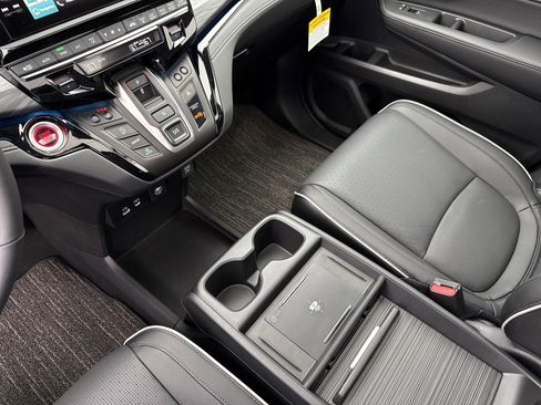 New 2026 Honda Odyssey Elite image 24