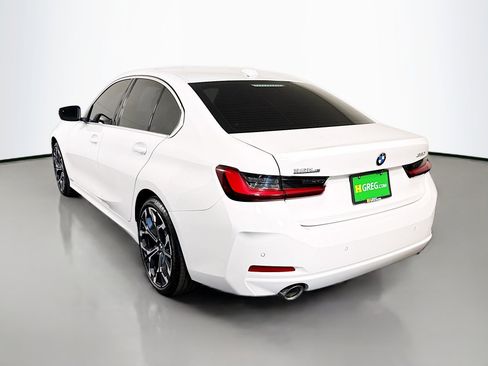 Used 2025 BMW 330i Sedan w/ M Sport Package image 7