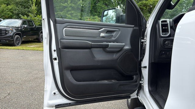 Used 2021 RAM 1500 4x4 Crew Cab image 12