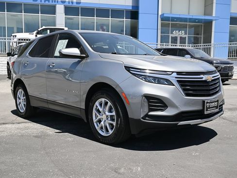 Used 2024 Chevrolet Equinox LT FWD image 1
