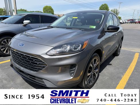 Used 2022 Ford Escape SE w/ SE Sport Appearance Package AWD/4WD image 1